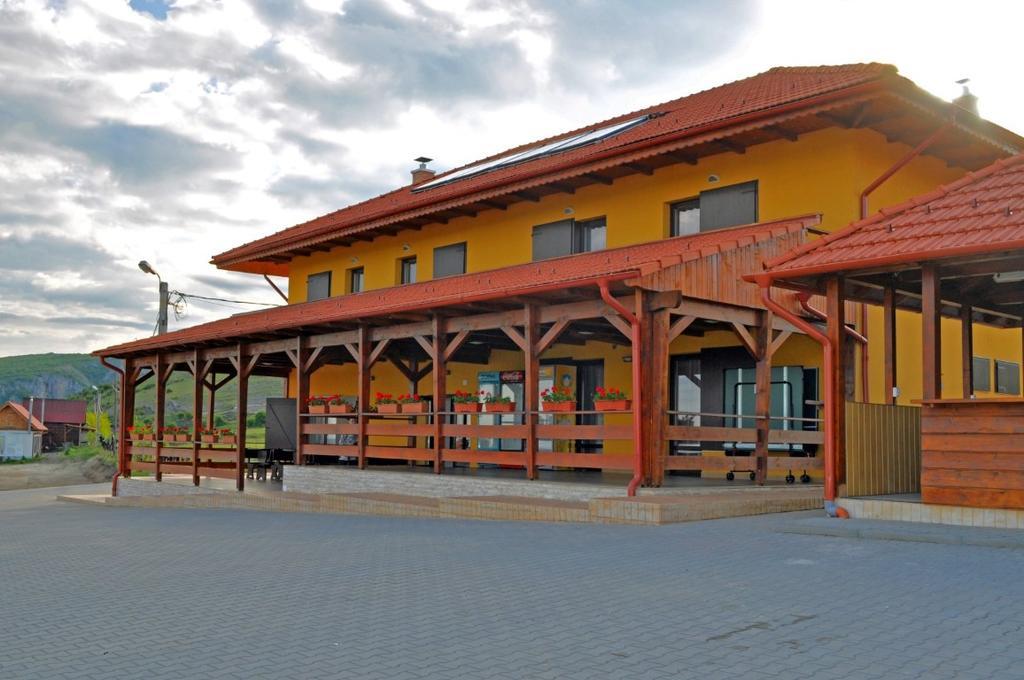 Pensiunea Cheile Apusenilor Sandulesti Exterior photo