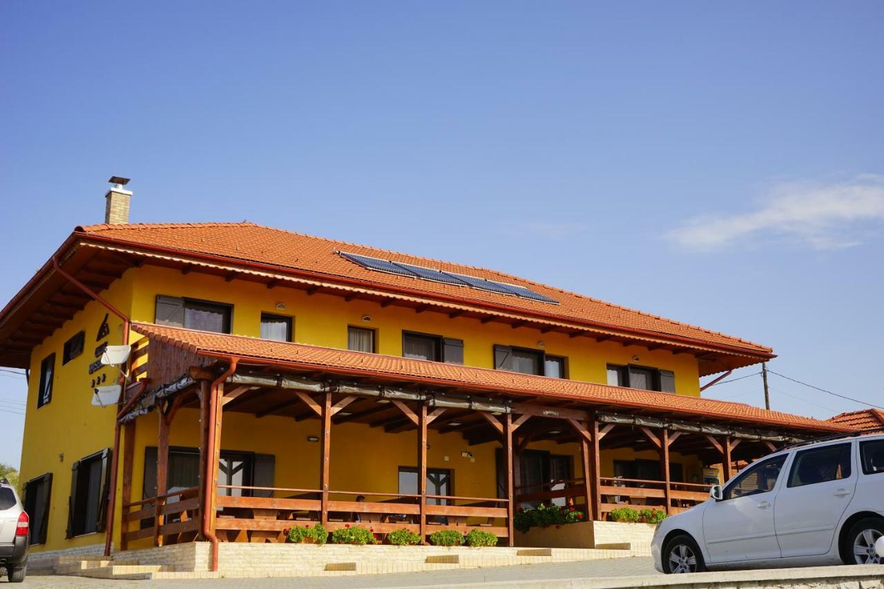 Pensiunea Cheile Apusenilor Sandulesti Exterior photo